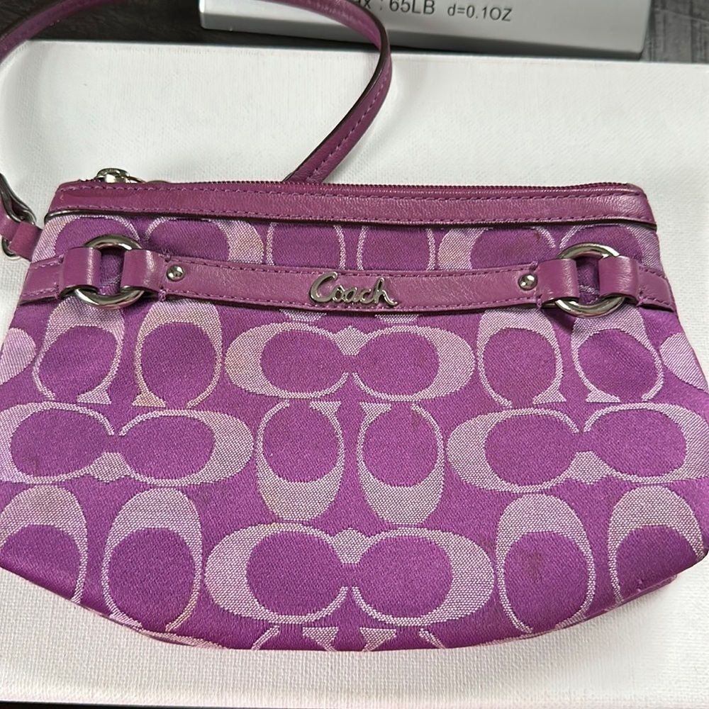 EUC Coach Signature C Wristlet